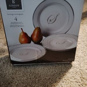 Gibson Home Platinum Banded Porcelain Plate Set
